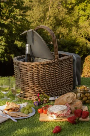 2 Bottle Beach Hamper