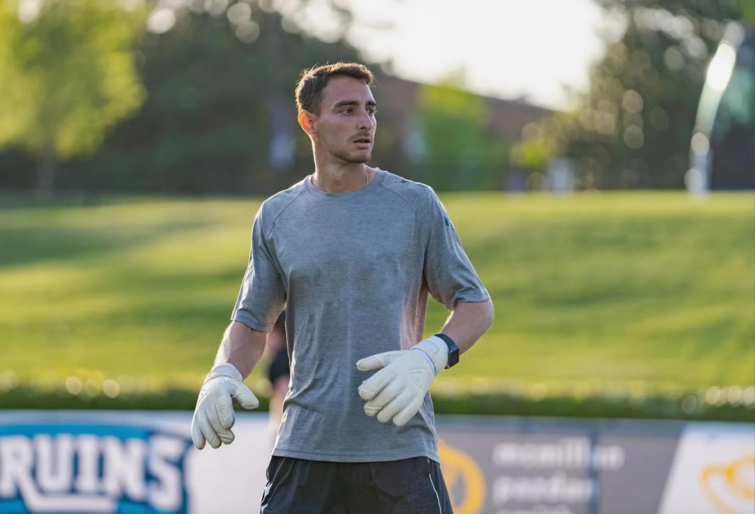 Goalkeeper Gloves, 4 3 mm Protection, Level 5 Super Grip, Removable Finger Guard Protection, Youth and Adult, All-Levels