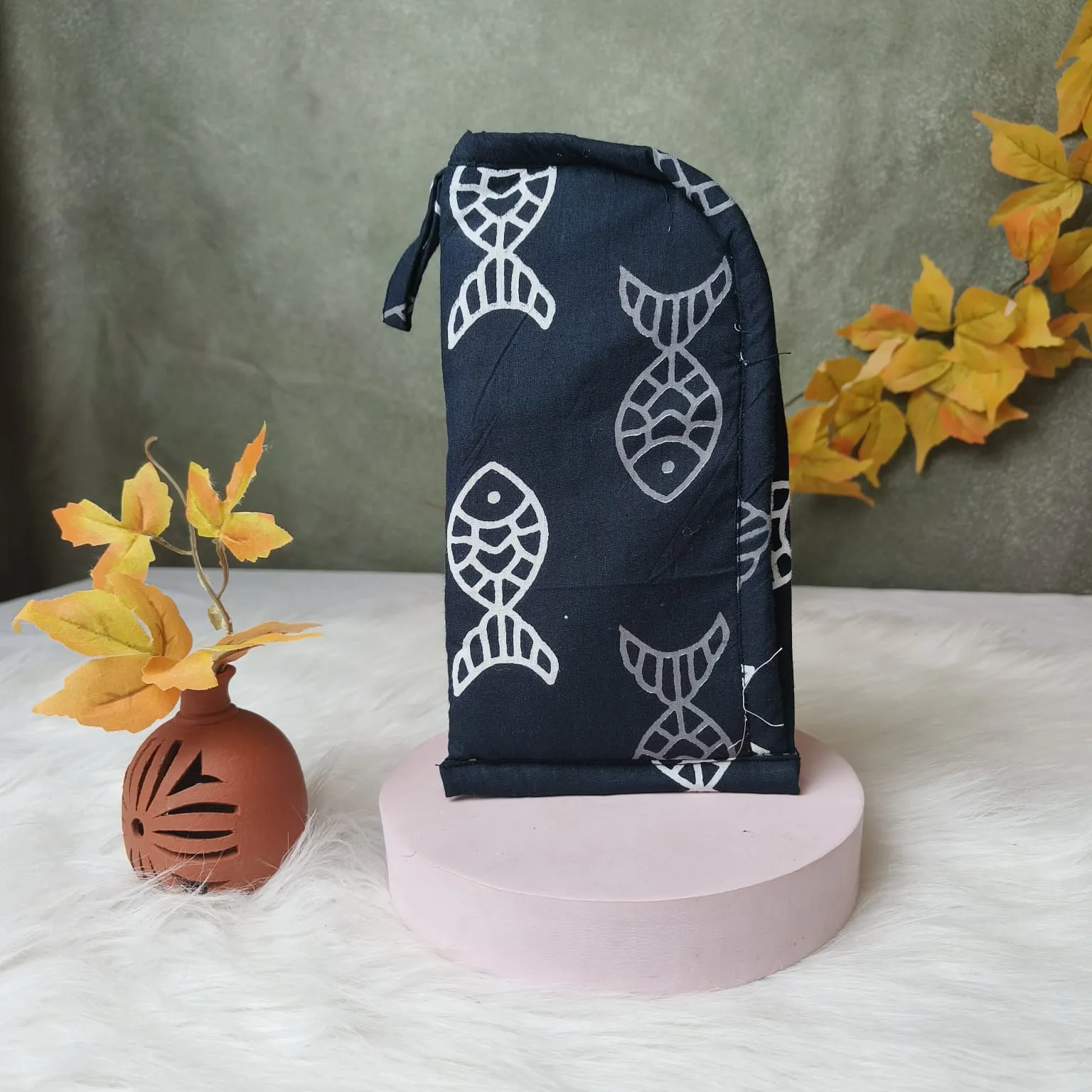 Phone Holder Black Fish